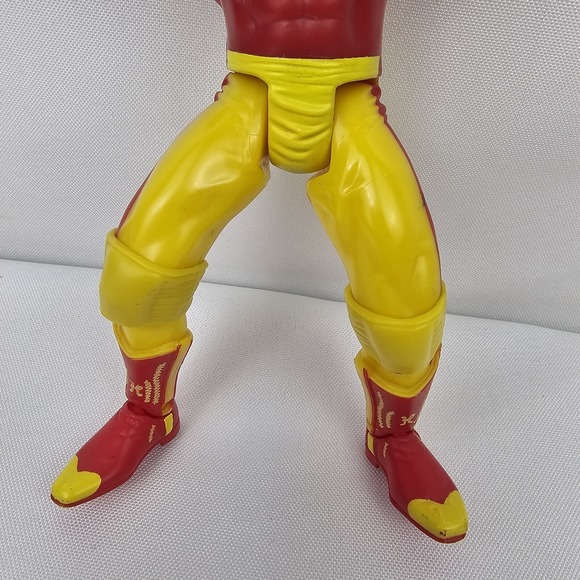 Vintage WCW Hulk Hogan "Hulkster" Wrestling Action Figure by Marvel Ent. 2000 - Picture 3 of 9